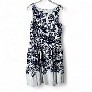 Talbots Women's Blue White Rose Floral Jacquard Lined Pleated Swing‎ Dress Sz. 8